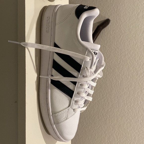 Adidas Tennis Shoes - Picture 7 of 9